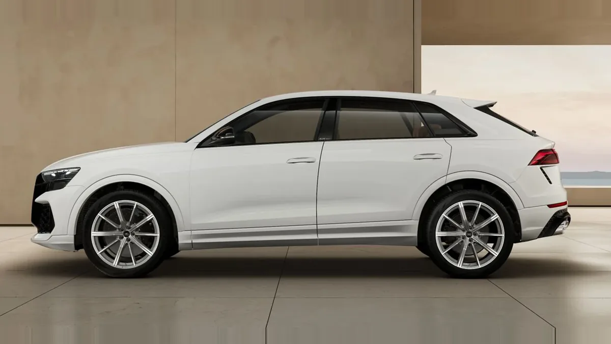 Audi RS Q8 441kW TipTronic en renting barato — Lateral