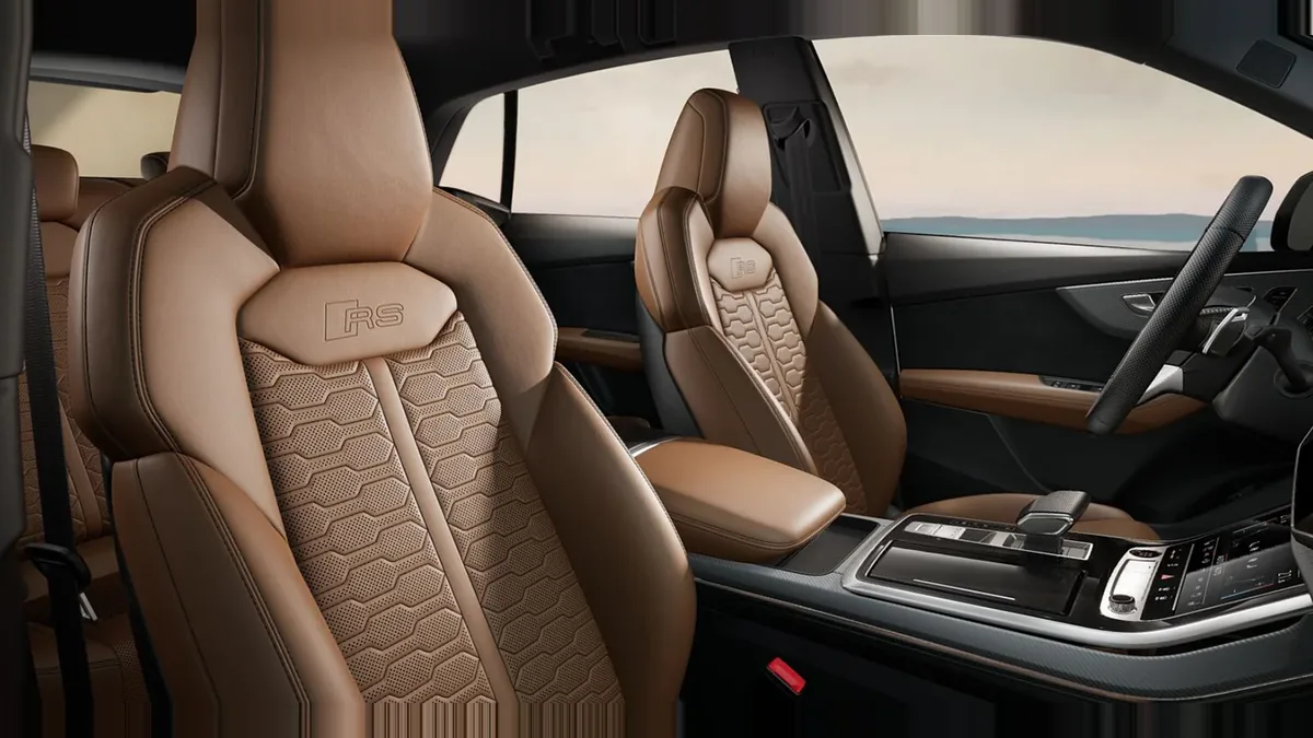 Audi RS Q8 441kW TipTronic en renting barato — Interior