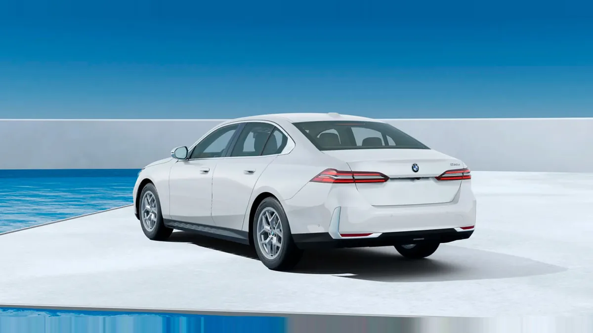 BMW Serie 5 520d en renting barato — Lateral