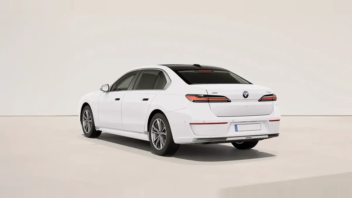 BMW Serie 7 740d xDrive en renting barato — Trasera
