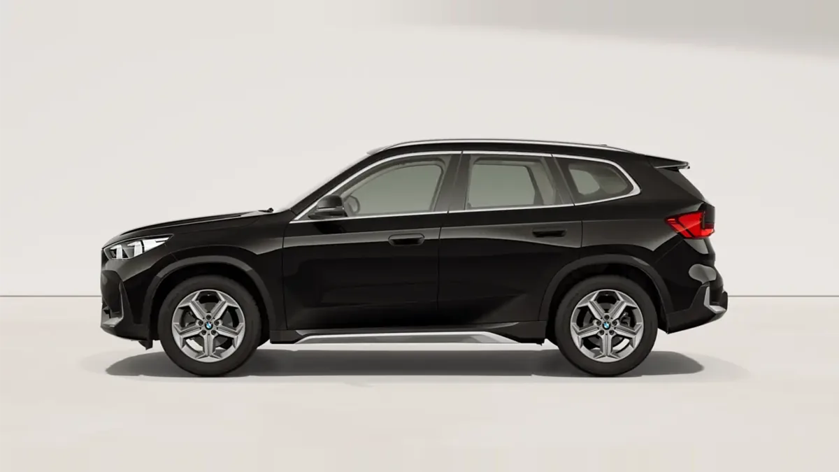 BMW X1 sDrive20d xLine 120kW en renting barato — Lateral