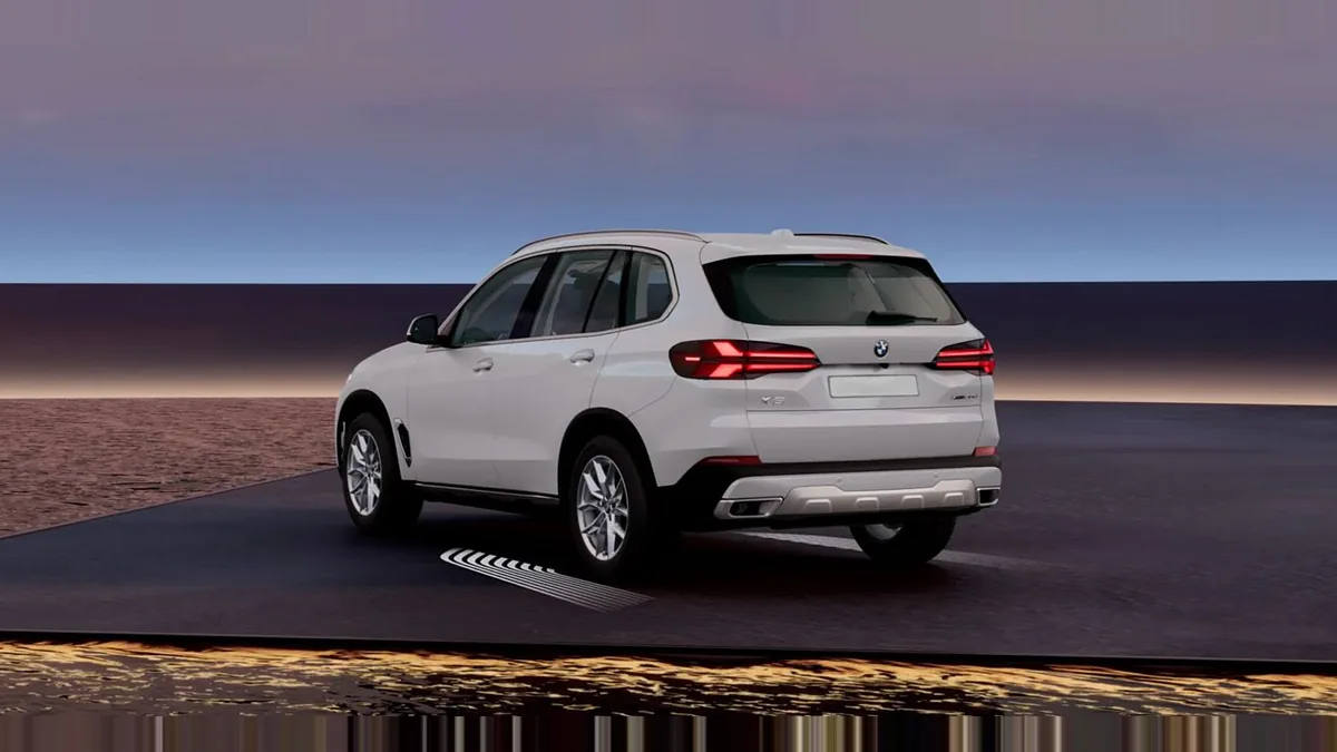 BMW X5 xDrive30d xLine en renting barato — Lateral
