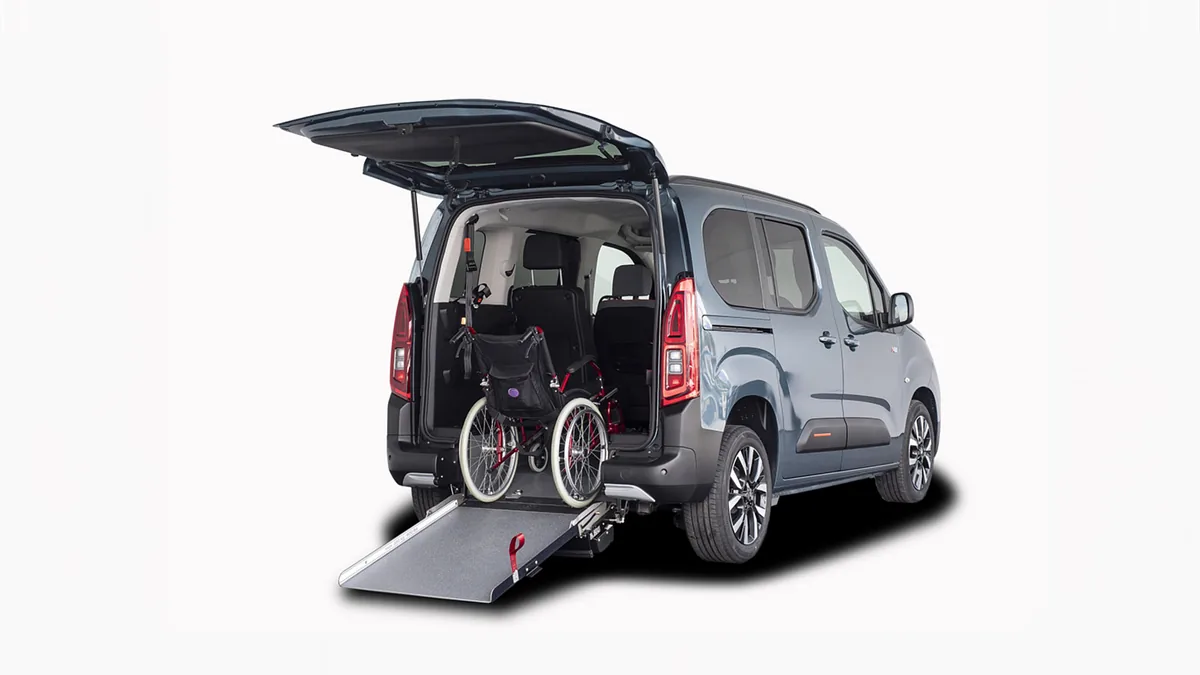 Citroën Berlingo Talla M BlueHDi 100 YOU L1 N1 Adaptado en renting barato — Lateral
