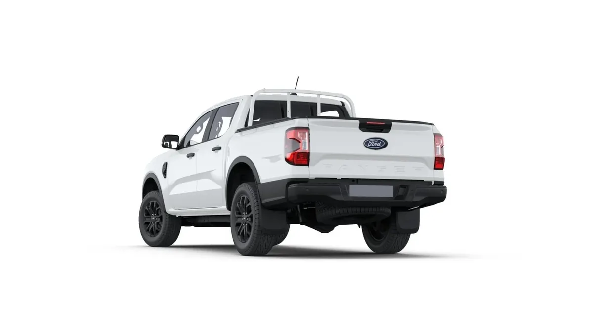 Ford Ranger XLT Doble Cabina 3.0 EcoBlue 240CV en renting barato — Trasera