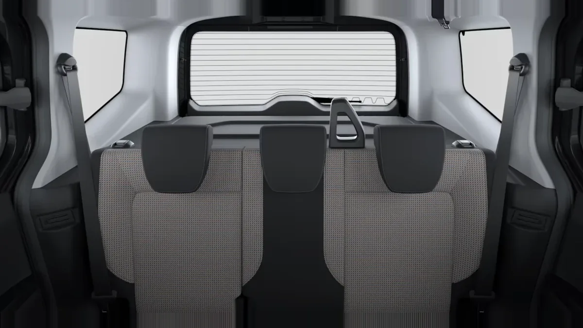 Ford TOURNEO COURIER KOMBI ECOBOOST 1.0 125CV en renting barato — vista 6