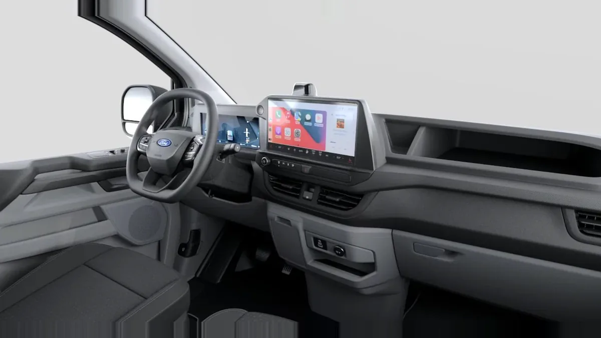 Ford TRANSIT CUSTOM  Kombi BEV 83kWh 100kW 340 L1 Trend en renting barato — Delantera