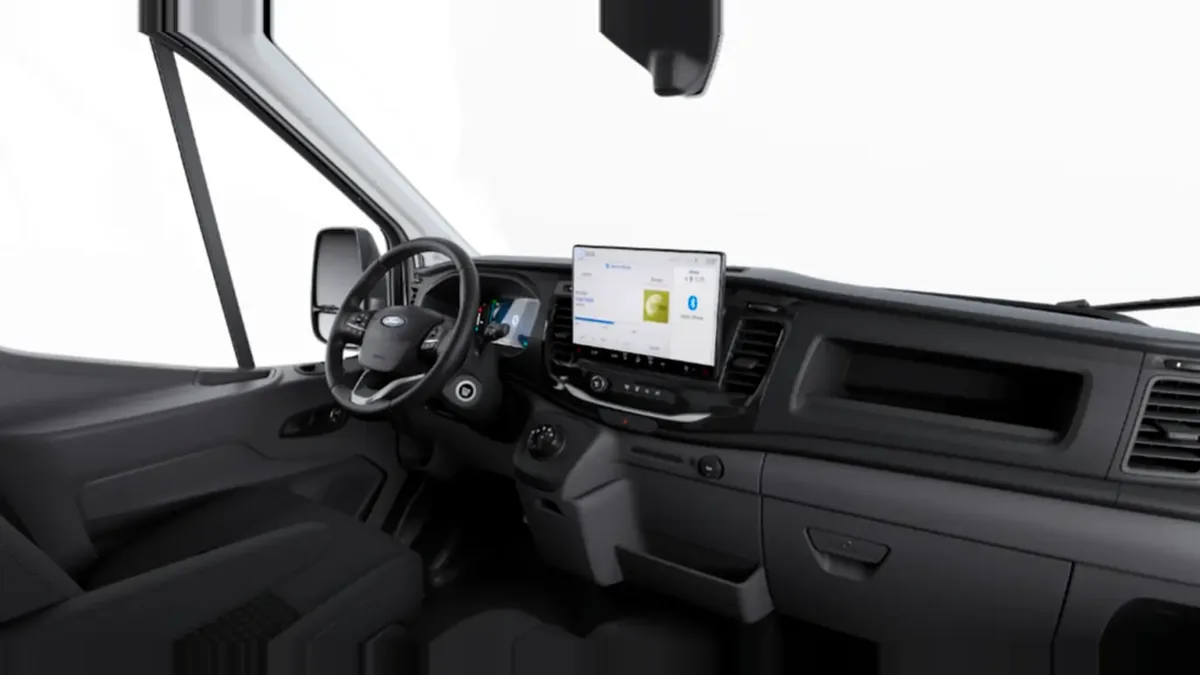 Ford Transit Van 350 L3 BEV Trend 184cv RWD II en renting barato — Delantera