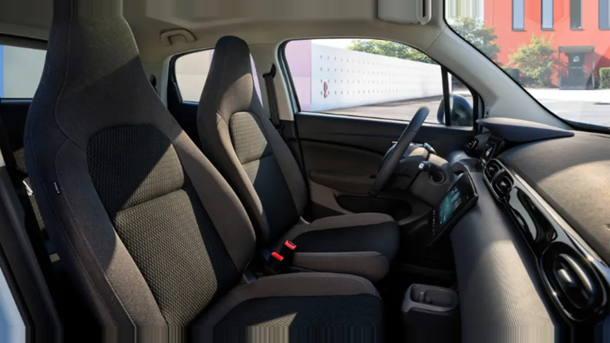 Leapmotor T03 BEV 37.3kWh Design AT en renting barato — Interior