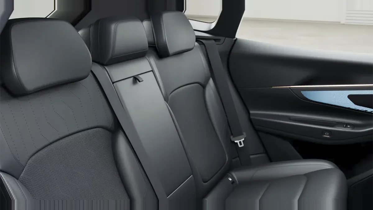 Lynk & Co 08 1.5 PHEV Core en renting barato — vista 6