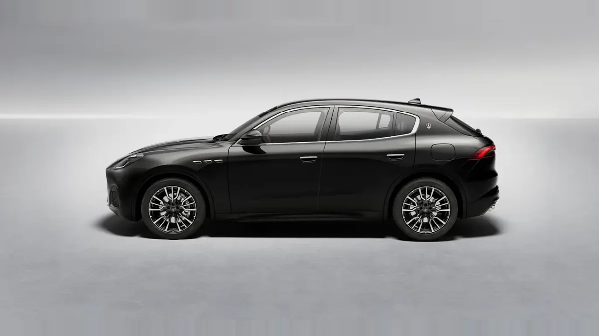 Maserati Grecale L4 MHEV 300CV AWD en renting barato — Delantera