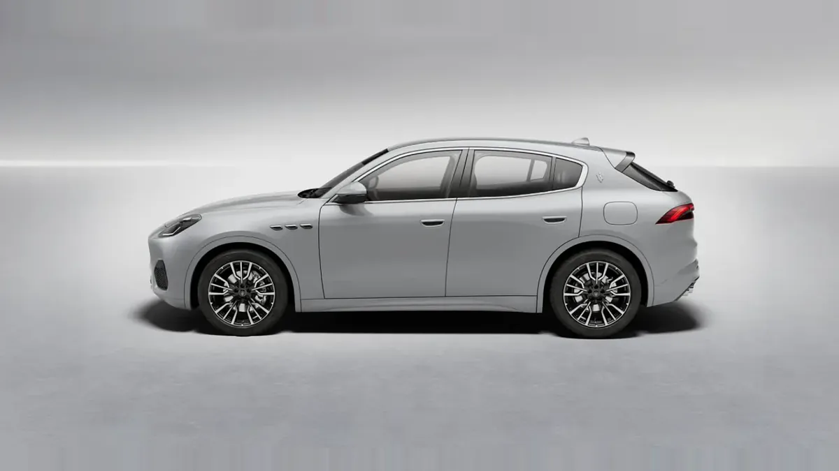 Maserati Grecale L4 MHEV 300CV AWD en renting barato — Lateral