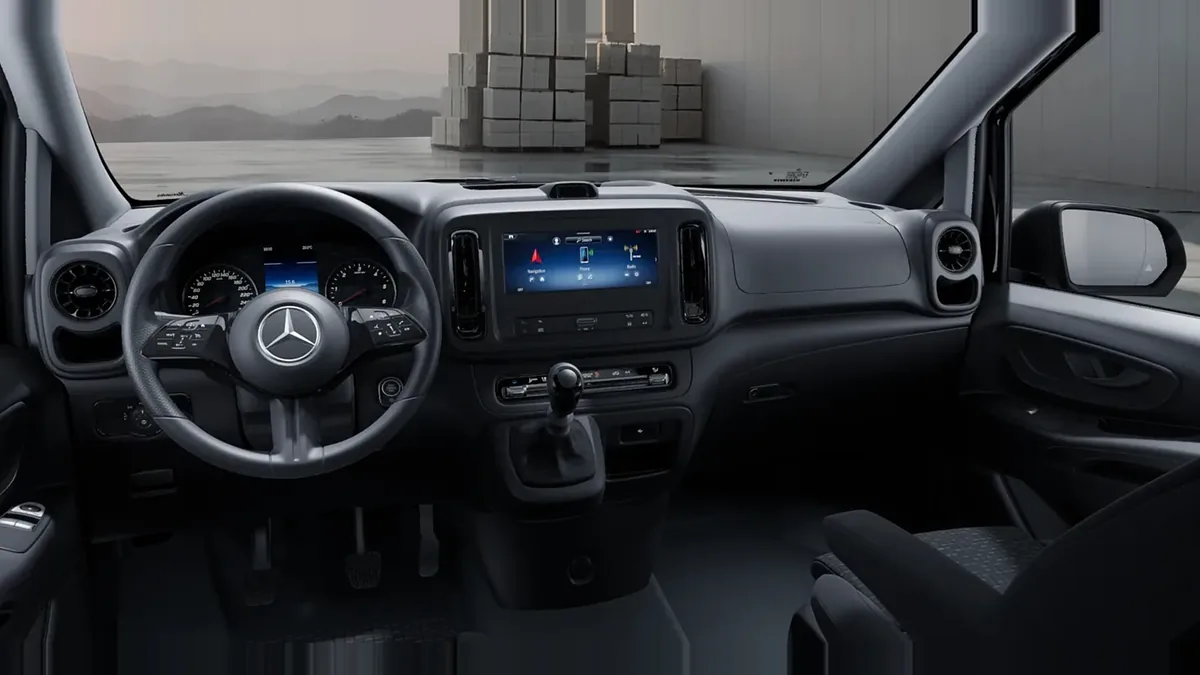 Mercedes-Benz Vito 110CDI 75kW Furgón Pro Larga en renting barato — Delantera