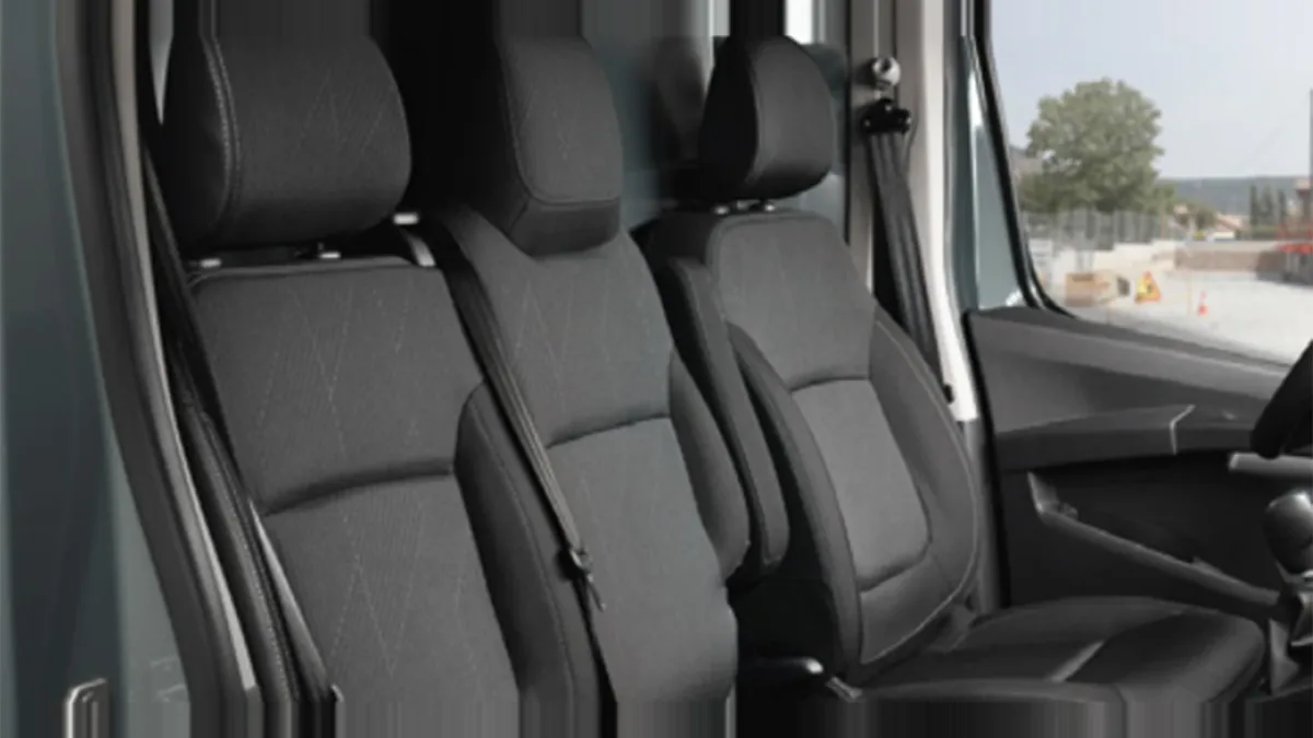 Nissan Primastar Furgón 2.0 DCI S&S L1H1 Acenta 110CV (MERCANCÍAS TERCEROS) en renting barato — Trasera