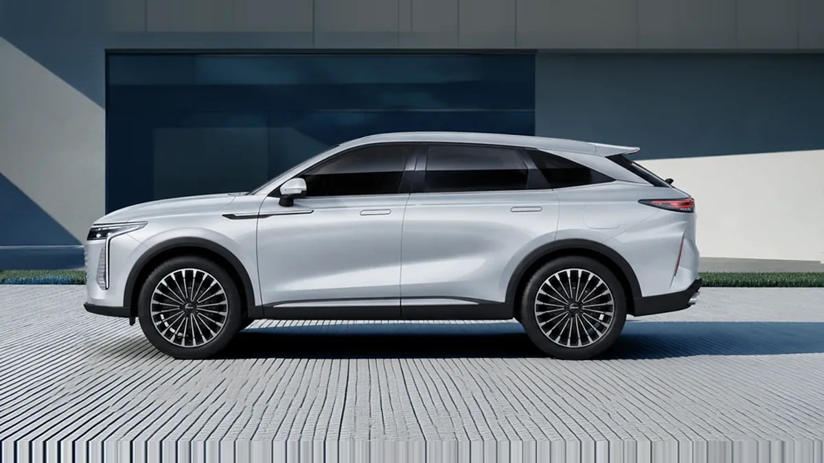 Omoda 9 SHS Premium 1.5 TGDI 3DHT 395kW (537CV) AWD en renting barato — Lateral