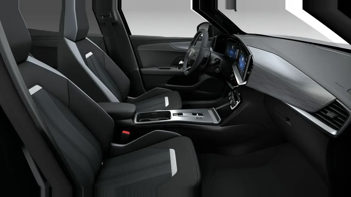 Opel Mokka 1.2 T XHT Hybrid eDCT6 GS en renting barato — Interior