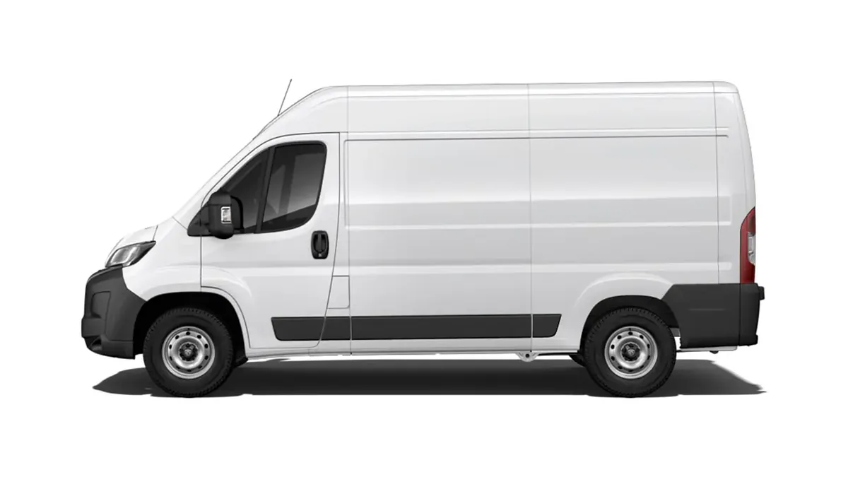 Peugeot Boxer 3.3 L2H2 BHDI 103kW en renting barato — Lateral
