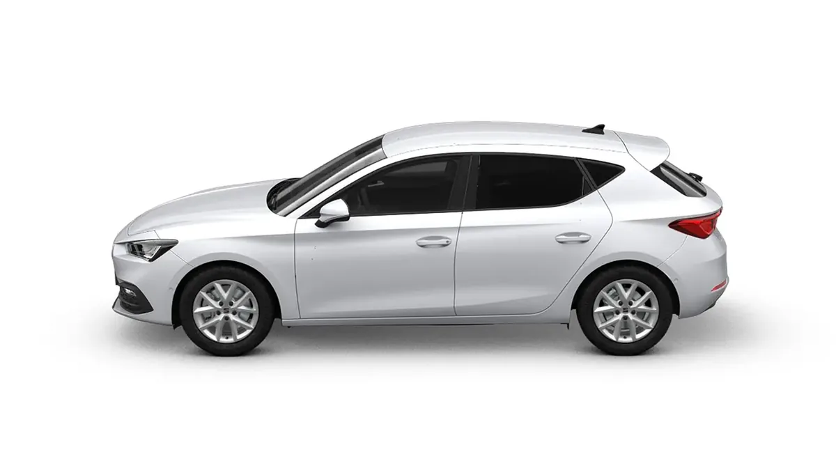 SEAT León 1.5 eTSI DSG-7 S&S Style XL en renting barato — Trasera