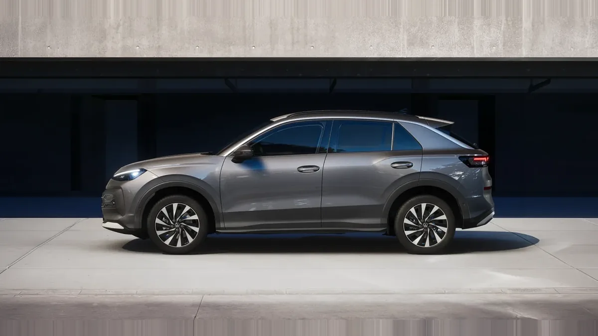 Volkswagen T-ROC Match 1.5 eTSI 150CV DSG en renting barato — Lateral