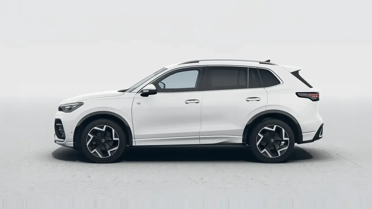 Volkswagen Tiguan R-Line 2.0 TDI 110kW DSG en renting barato — Trasera