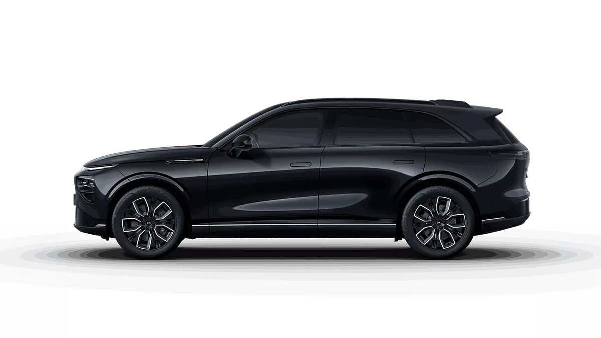 XPENG G9 RWD Long Range en renting barato — Lateral